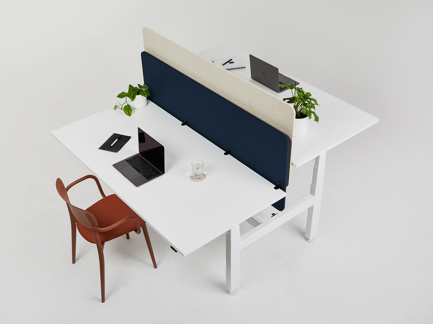 Autex Vicinity Hedge acoustic desk screens
