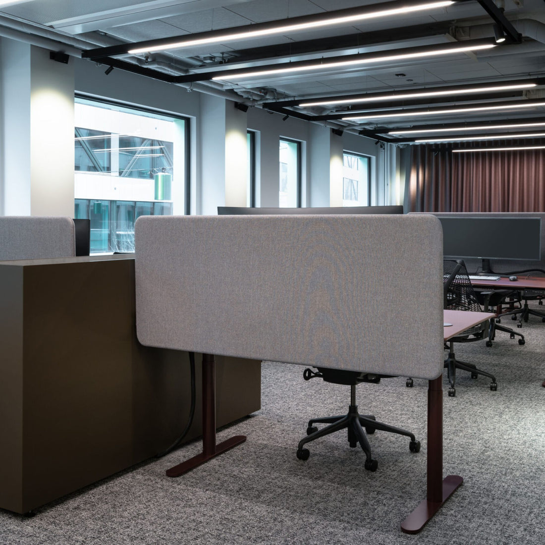 Abstracta Softline 30 Desk Screen - Clamp Set Included