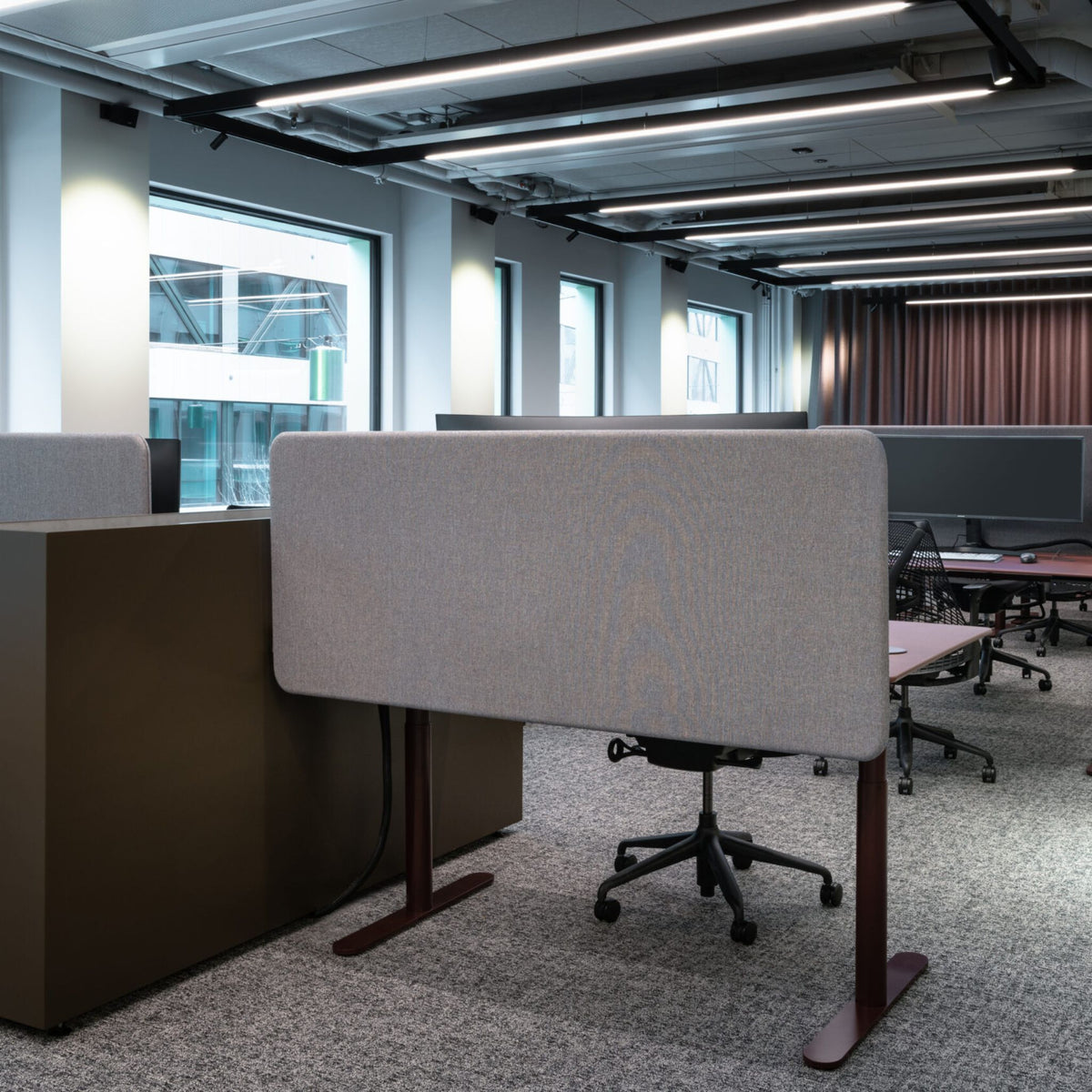 Abstracta Softline 30 Desk Screen - Clamp Set Included