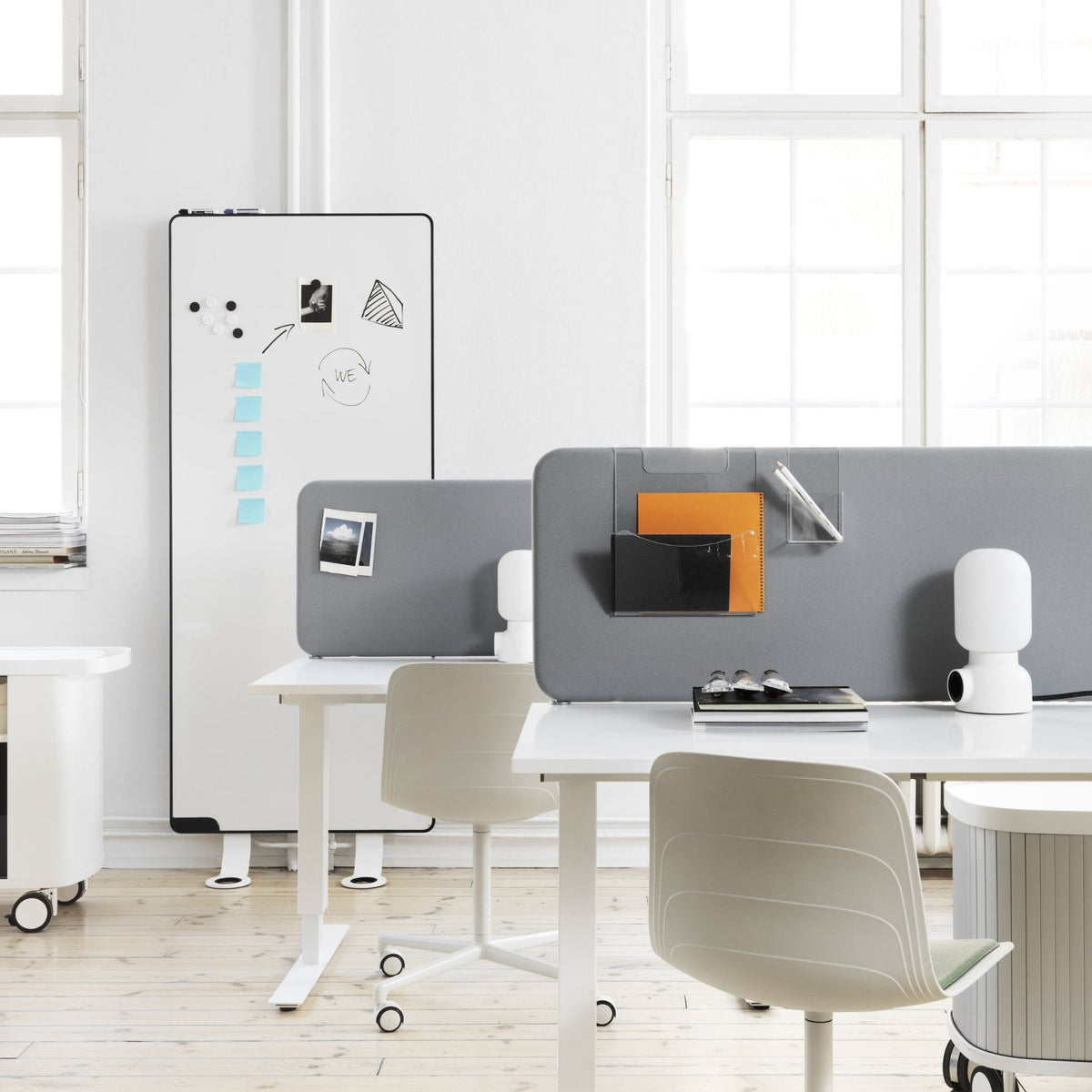 Abstracta Softline 30 Desk Screen - Clamp Set Included